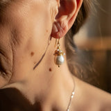 Vintage pärl kõrvarõngad kuldsete niitidega